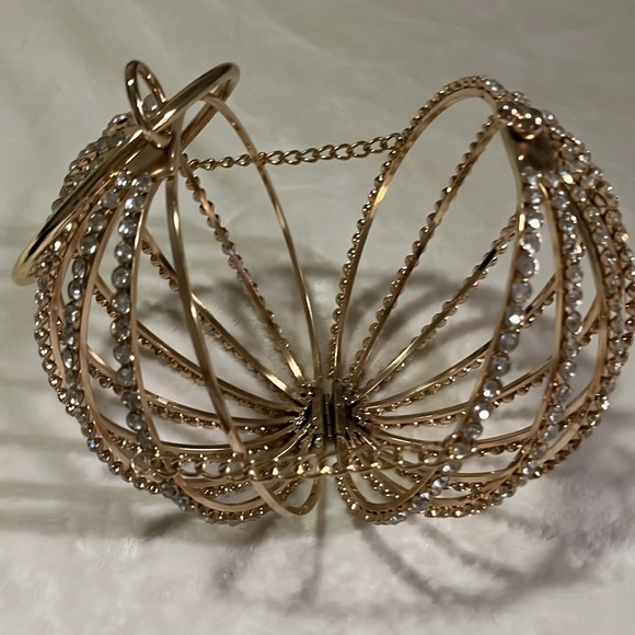 Round Rhinestone Clutch with Bag Insert. Great for a night out! - Picture 5 of 6